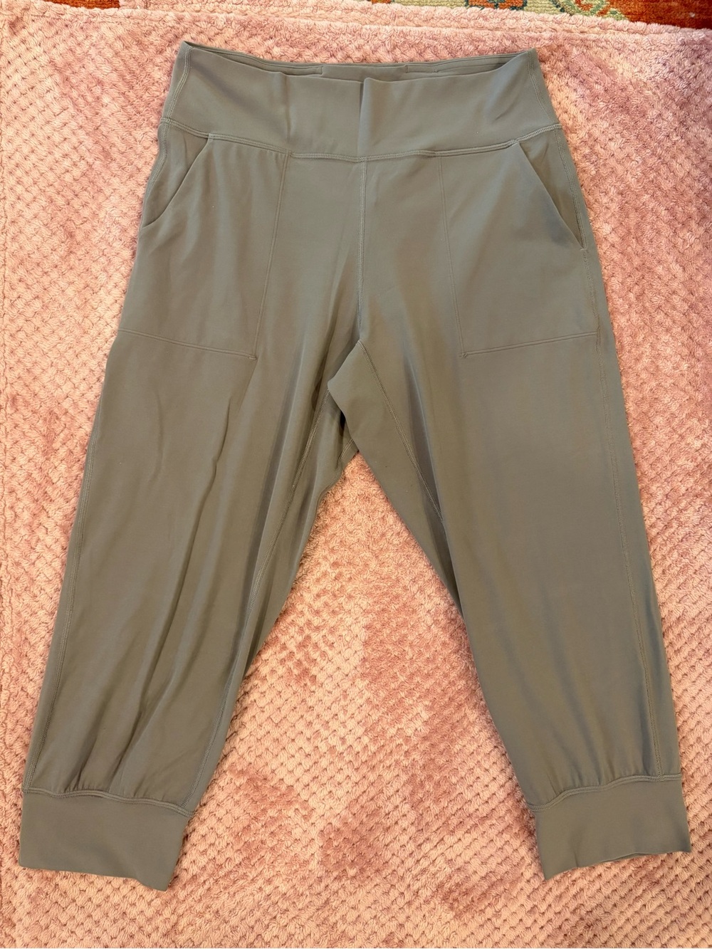 VGUC Llululemon Army Green High-waist Cropped Joggers Leggings w/pockets, sz. 10